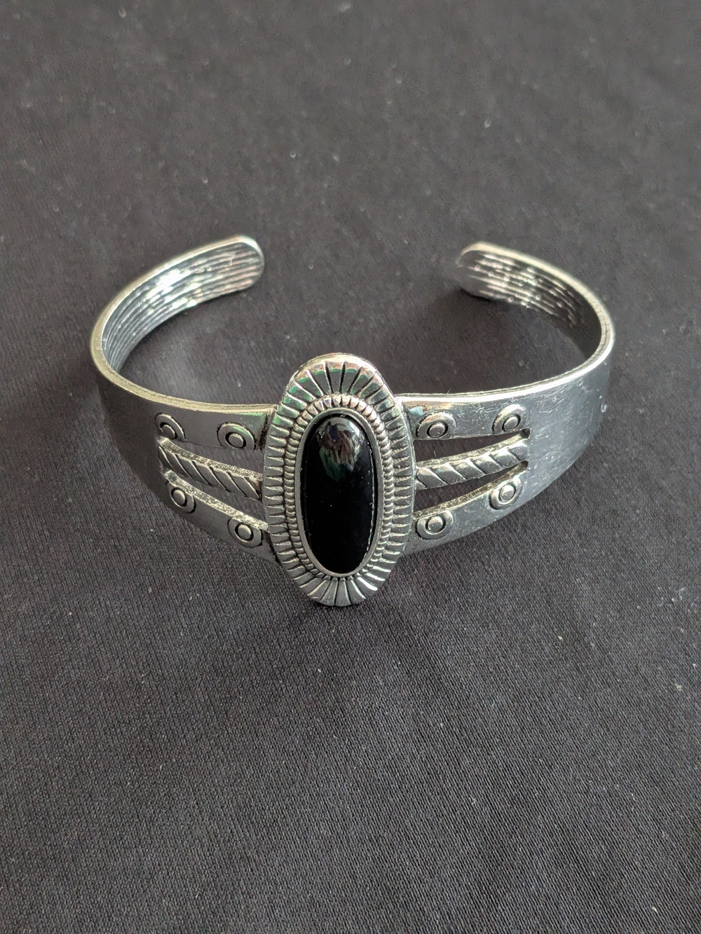 Style Black Stone Silver Tone Cuff Bracelet